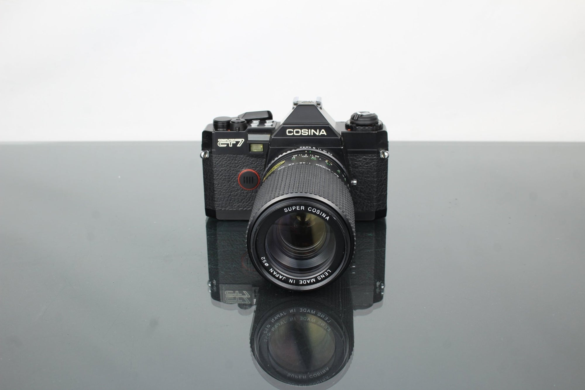 Cosina CT7 + Super Cosina 80 - 200mm 1:4.5 - 5.6 MC lens - Dutch|Thrift