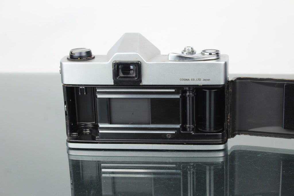 Cosina Hi - Lite + 50mm lens - Dutch|Thrift