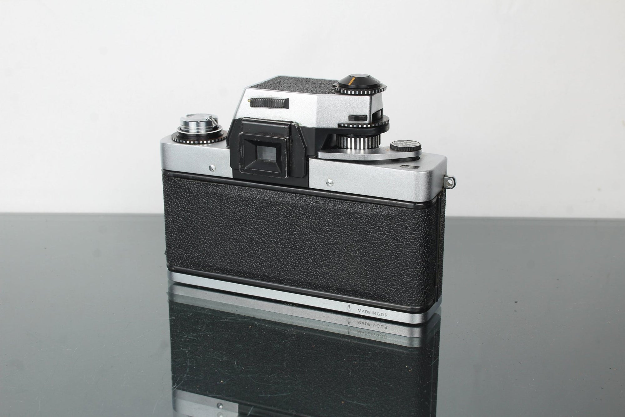 Exakta RTL 1000 + Meyer - Optik Görlitz Oreston 50mm f/1.8 M42 lens - Dutch|Thrift