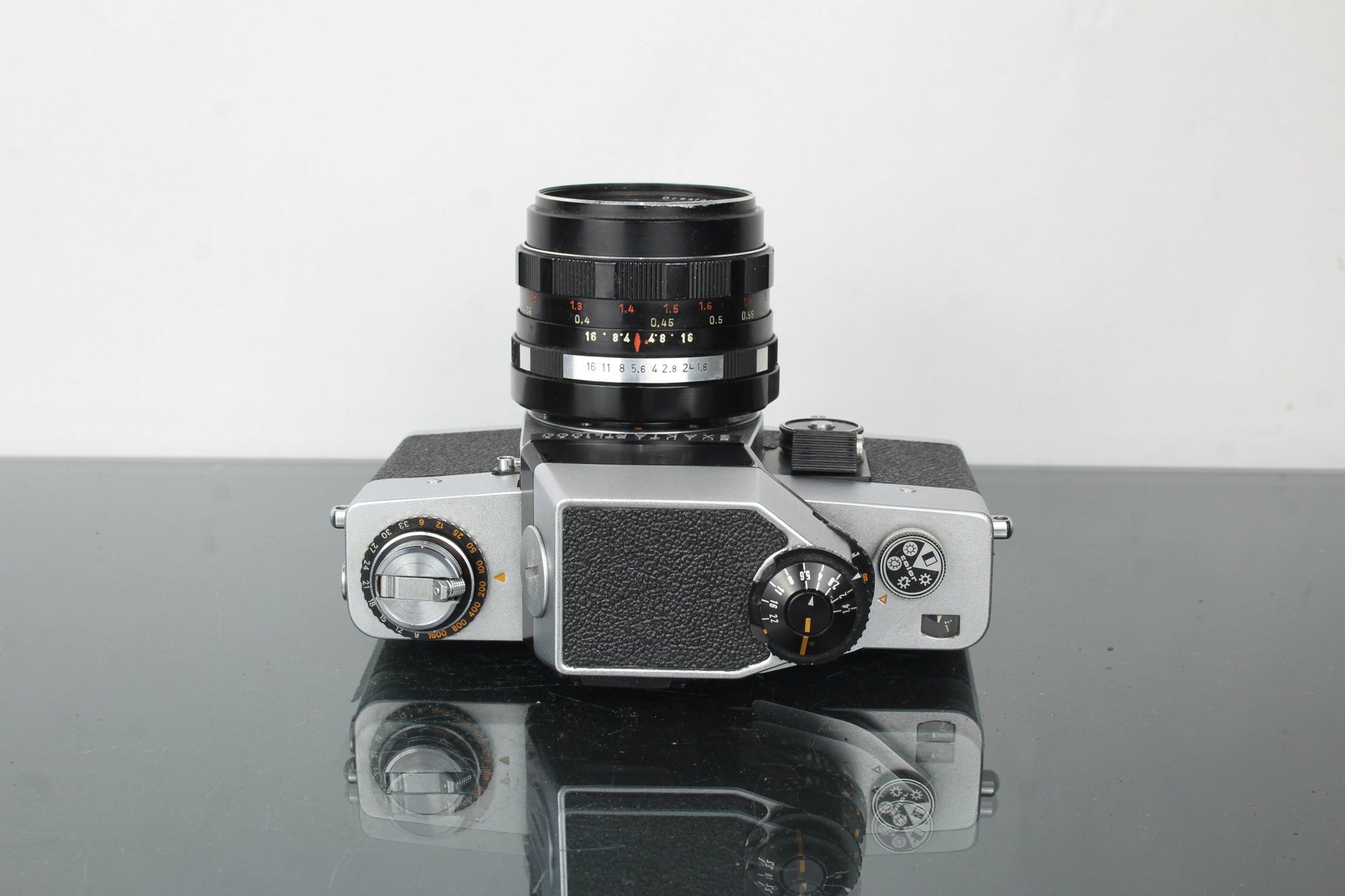 Exakta RTL 1000 + Meyer - Optik Görlitz Oreston 50mm f/1.8 M42 lens - Dutch|Thrift