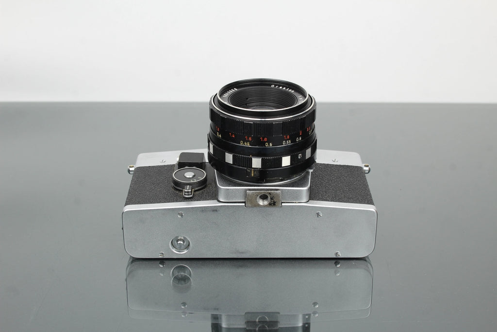 Exakta RTL1000 + Oreston 1.8/50 lens - Dutch|Thrift