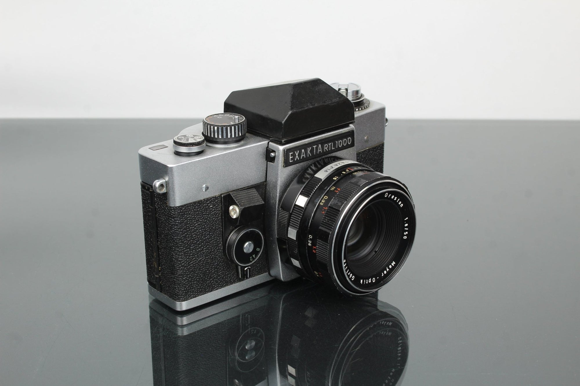 Exakta RTL1000 + Oreston 1.8/50 lens - Dutch|Thrift