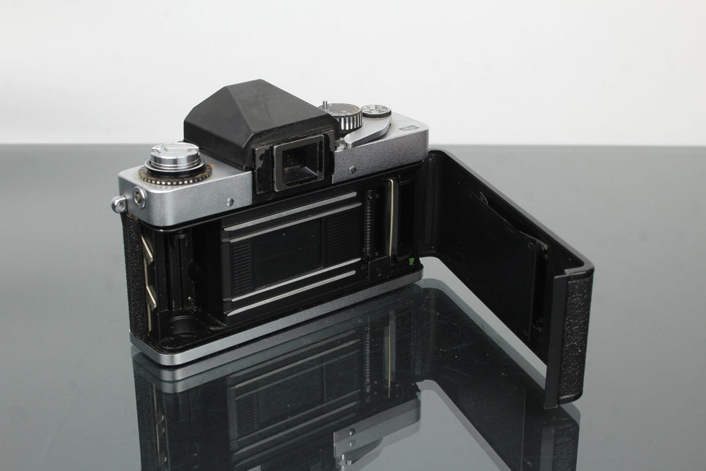 Exakta RTL1000 + Oreston 1.8/50 lens - Dutch|Thrift