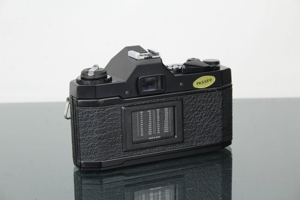 Exakta Twin TL + Exakta 50mm 1.8 lens - Dutch|Thrift