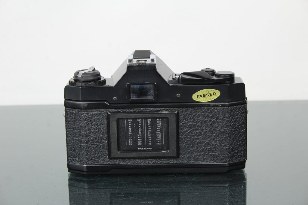 Exakta Twin TL + Exakta 50mm 1.8 lens - Dutch|Thrift