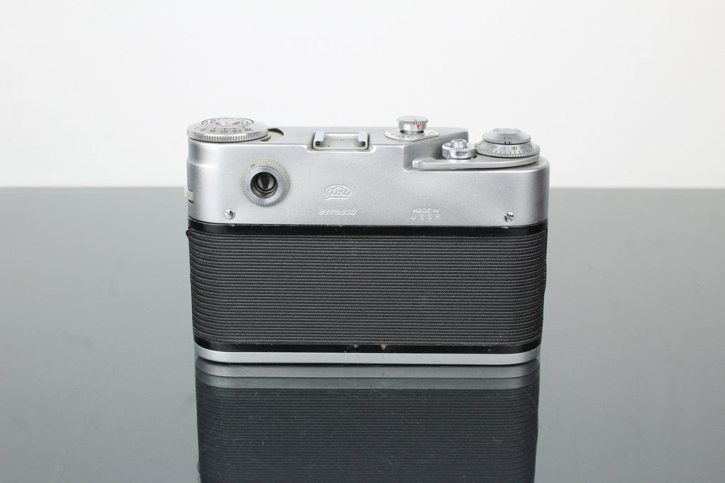 Fed 4 + Industar - 61 53mm f/2.8 lens - Dutch|Thrift