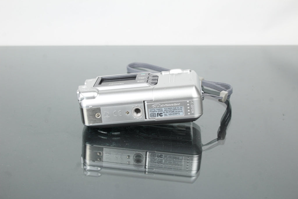 FuijiFilm Finepix A340 - Dutch|Thrift