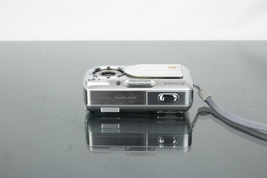 FuijiFilm Finepix A340 - Dutch|Thrift