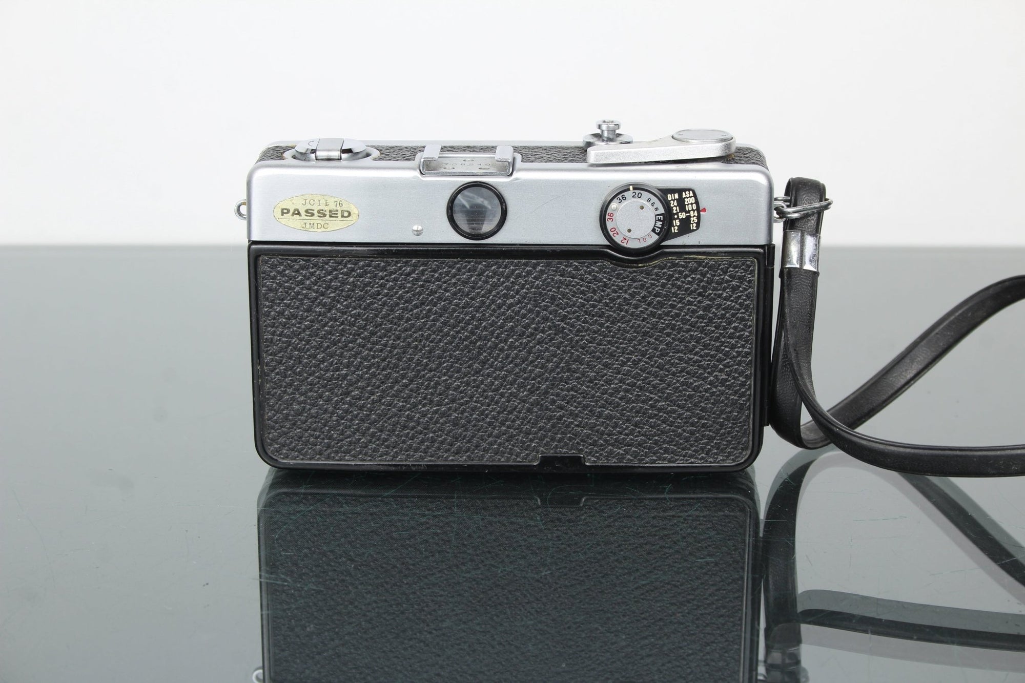 Fujica Compact 35 - Dutch|Thrift