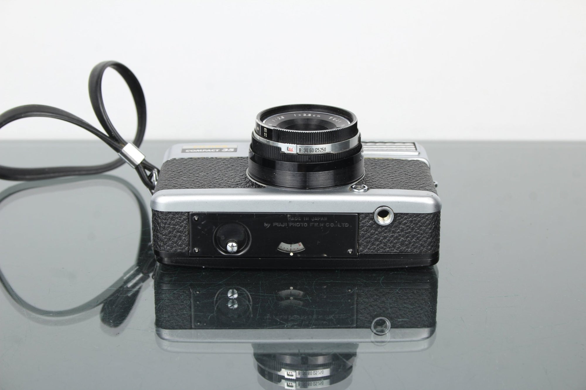 Fujica Compact 35 - Dutch|Thrift