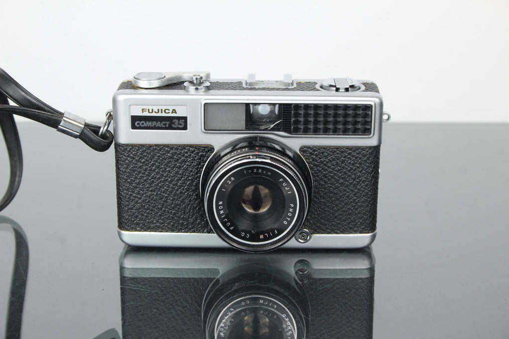 Fujica Compact 35 - Dutch|Thrift