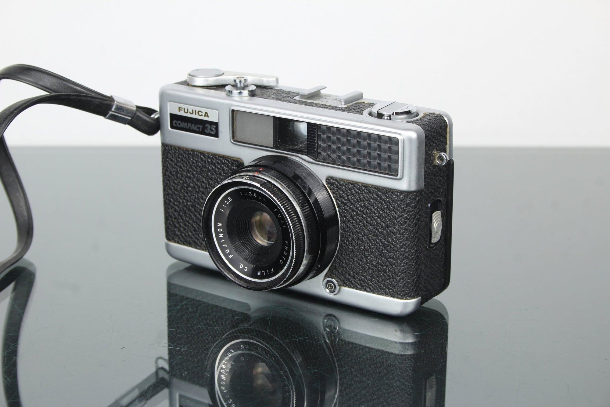 Fujica Compact 35 - Dutch|Thrift