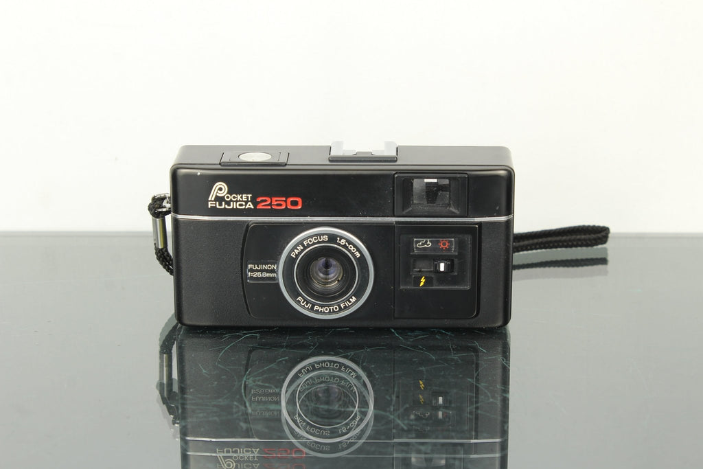 Fujica Pocket 250 - Dutch|Thrift