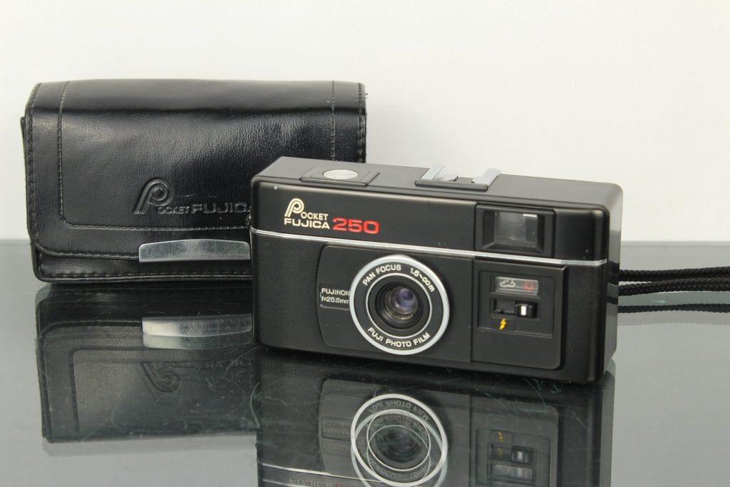 Fujica Pocket 250 - Dutch|Thrift