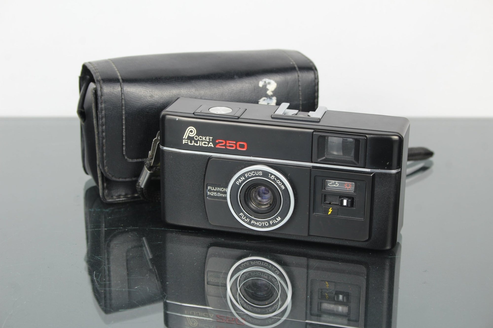 Fujica Pocket 250 - Dutch|Thrift