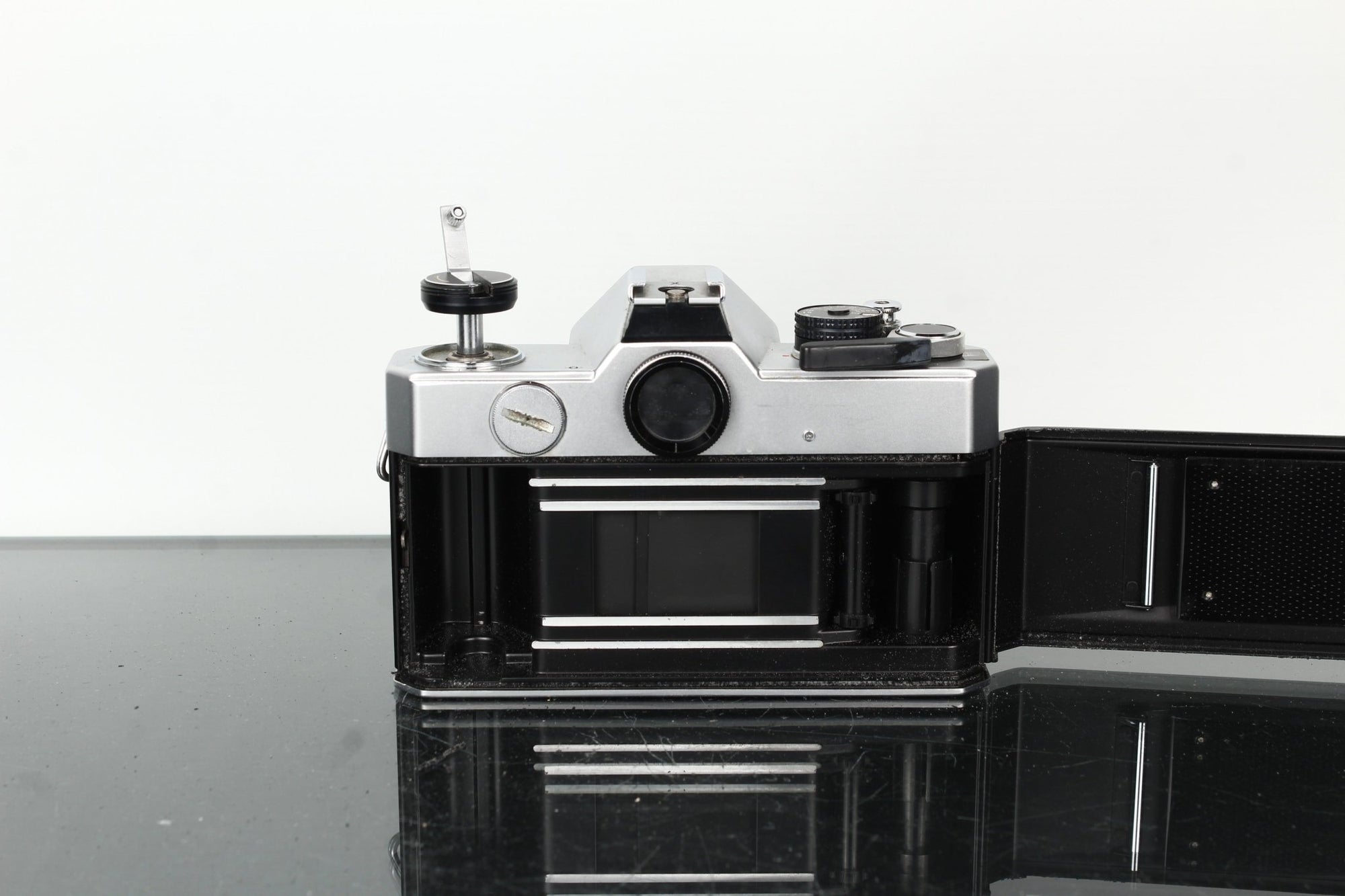 Fujica ST801 + Cosinon 28mm f/2.8 - Dutch|Thrift