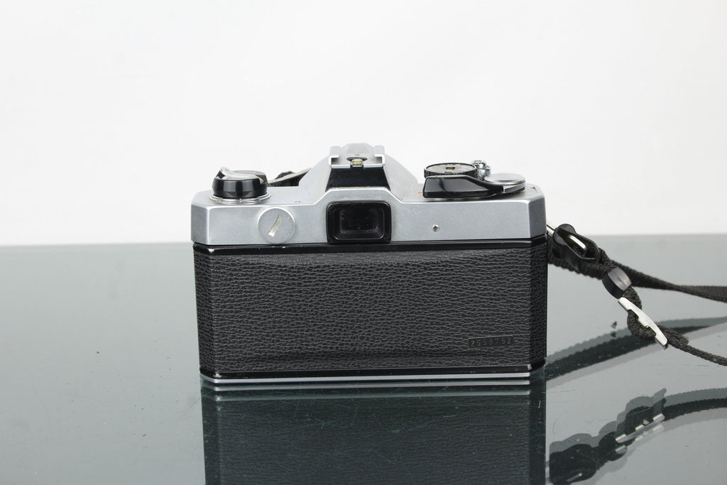 Fujica STX - 1 + 50mm 1.9 Fujinon lens - Dutch|Thrift