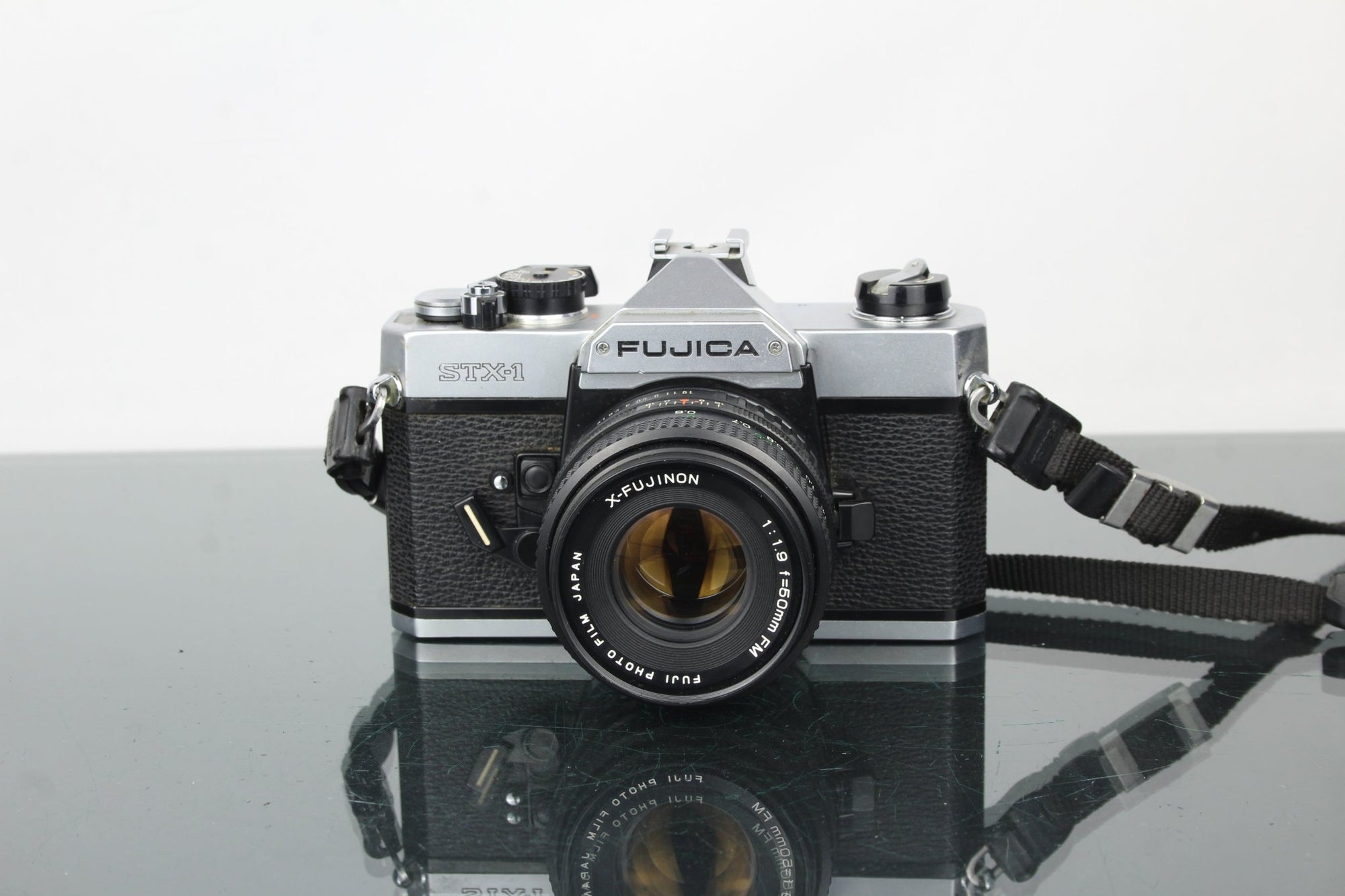 Fujica STX - 1 + 50mm 1.9 Fujinon lens - Dutch|Thrift