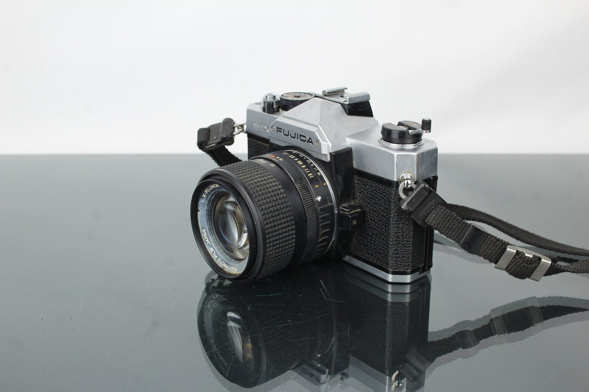 Fujica STX - 1 + 55mm 1.6 X - Fujinon lens (Fujica X mount) - Dutch|Thrift