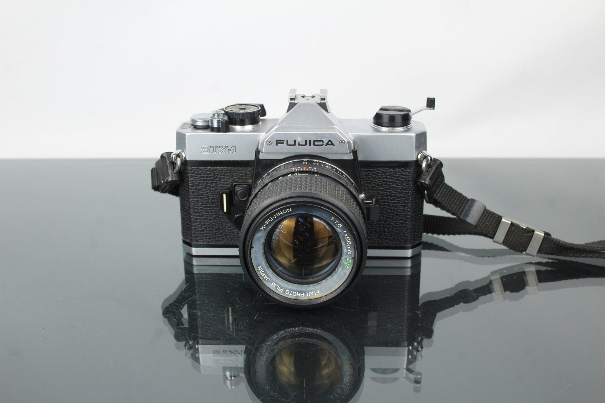 Fujica STX - 1 + 55mm 1.6 X - Fujinon lens (Fujica X mount) - Dutch|Thrift