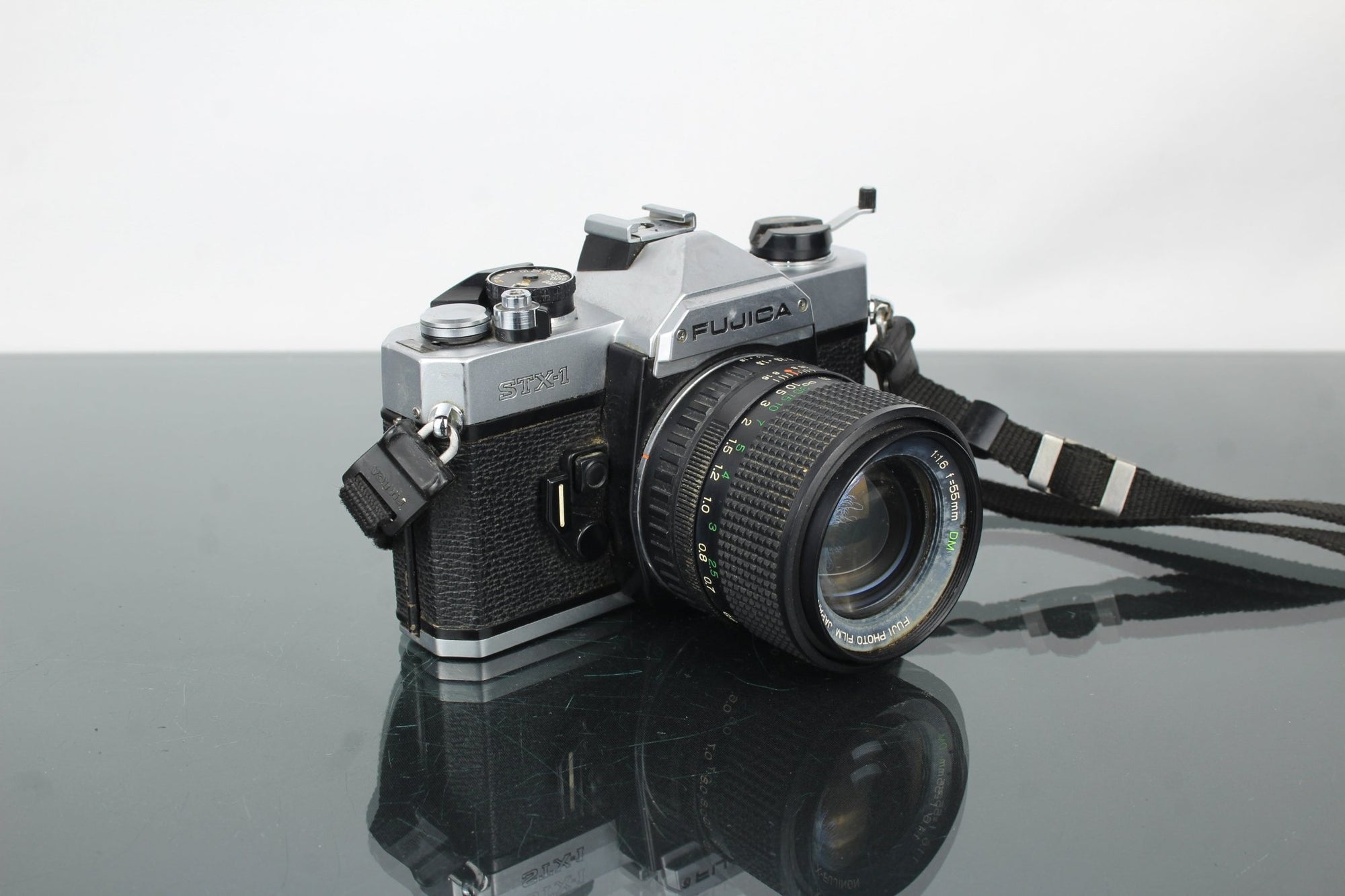 Fujica STX - 1 + 55mm 1.6 X - Fujinon lens (Fujica X mount) - Dutch|Thrift