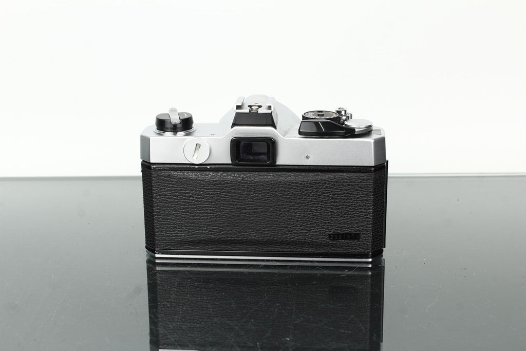 Fujica STX - 1 + Yashikor 35mm f/2.8 - Dutch|Thrift