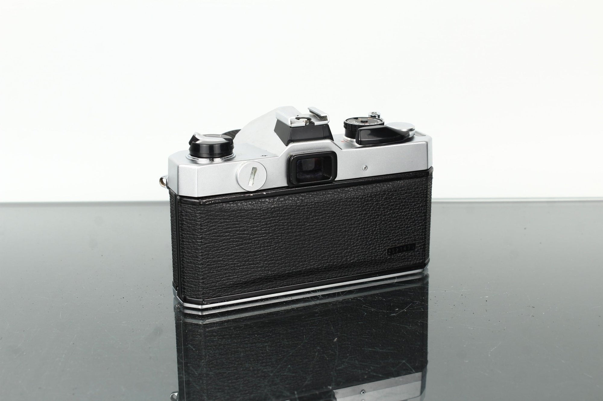 Fujica STX - 1 + Yashikor 35mm f/2.8 - Dutch|Thrift