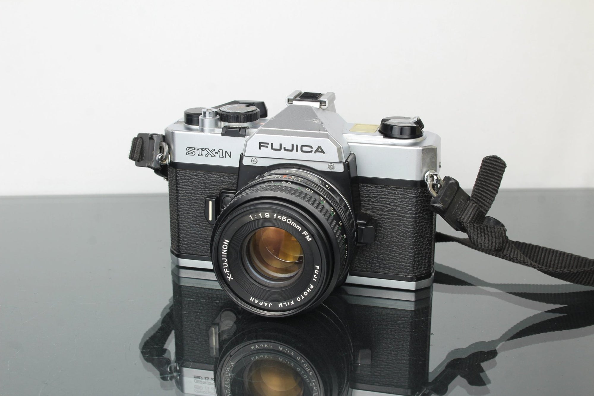 Fujica STX - 1N + X - Fujinon 50mm 1.9 lens - Dutch|Thrift
