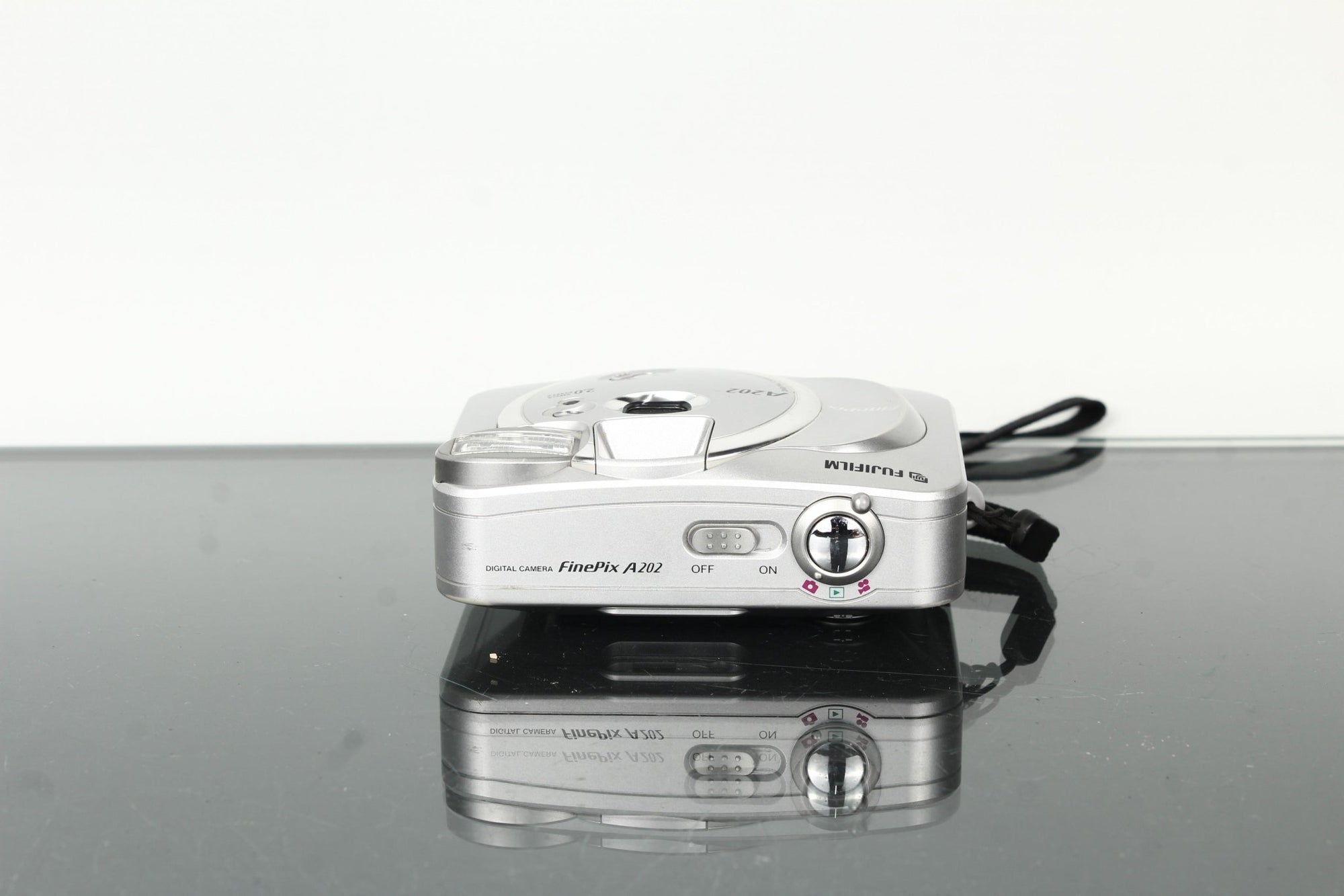 FUJIFILM FinePix A202 - Dutch|Thrift