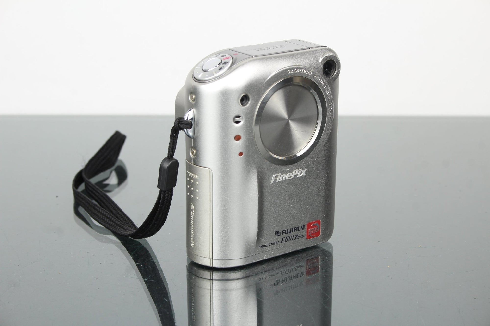 Fujifilm FinePix F601 Zoom - Dutch|Thrift