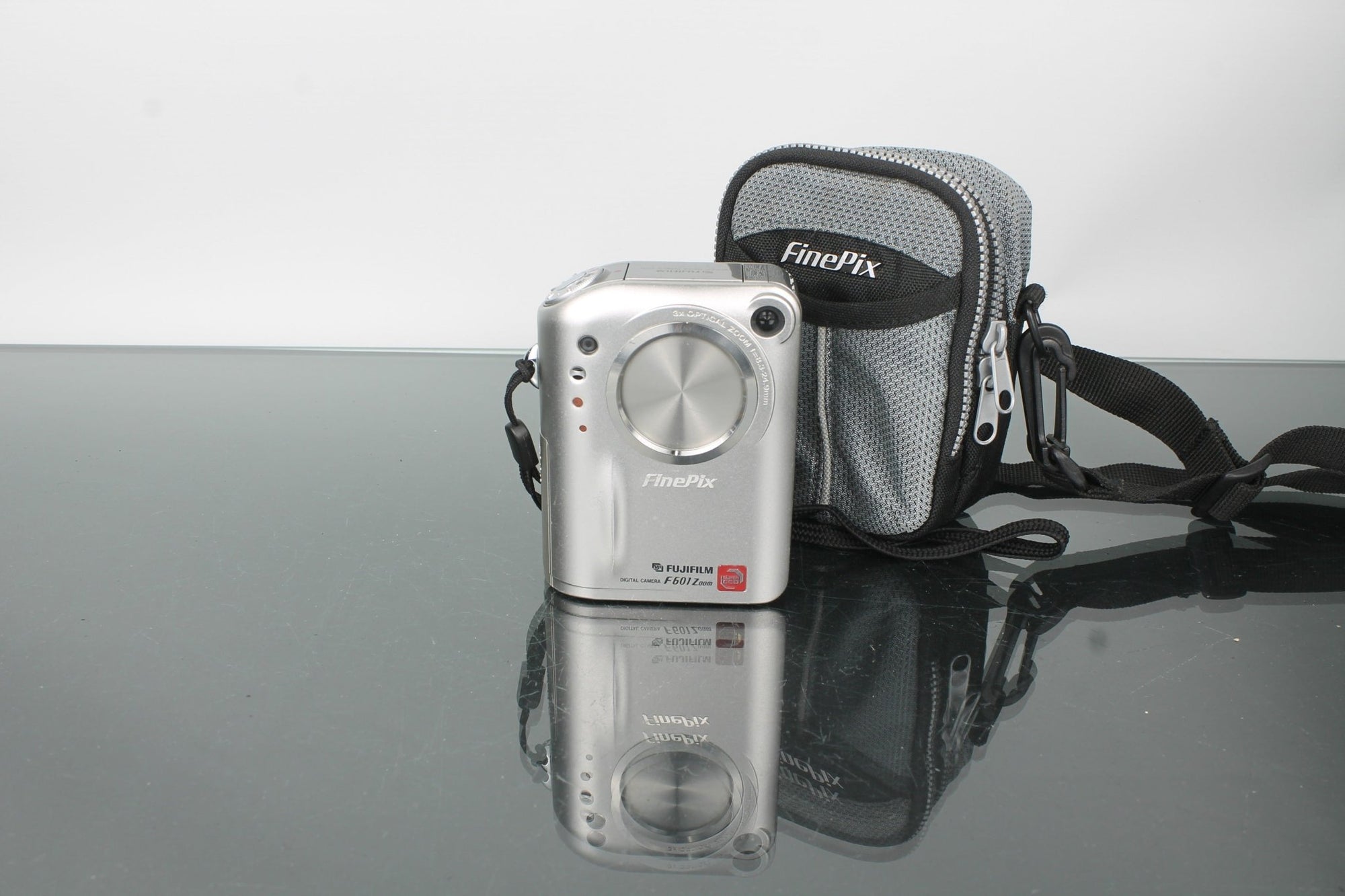 Fujifilm FinePix F601 Zoom - Dutch|Thrift