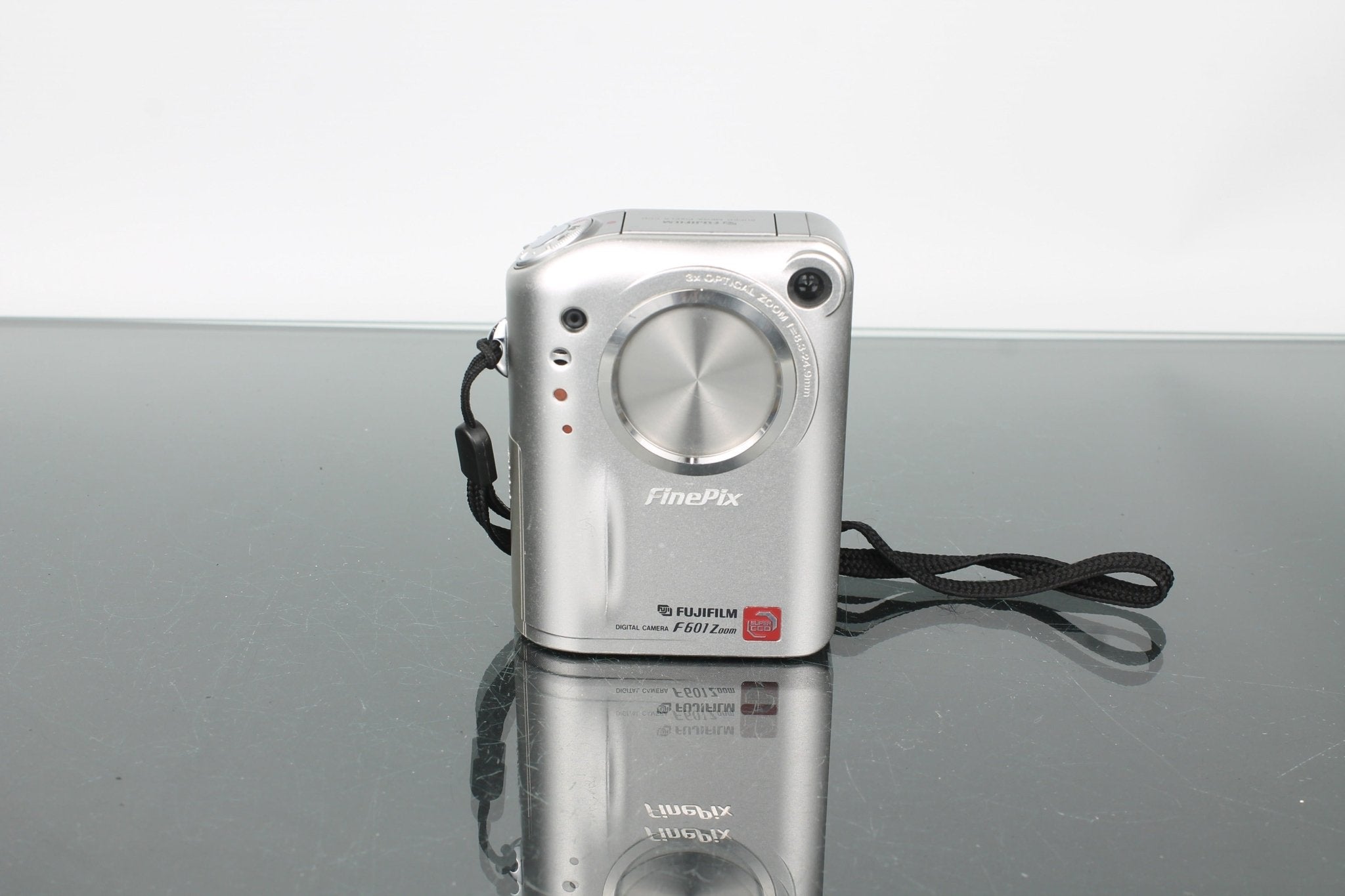 Fujifilm Finepix F480 review: CCD charm and creative reuse – Dutch
