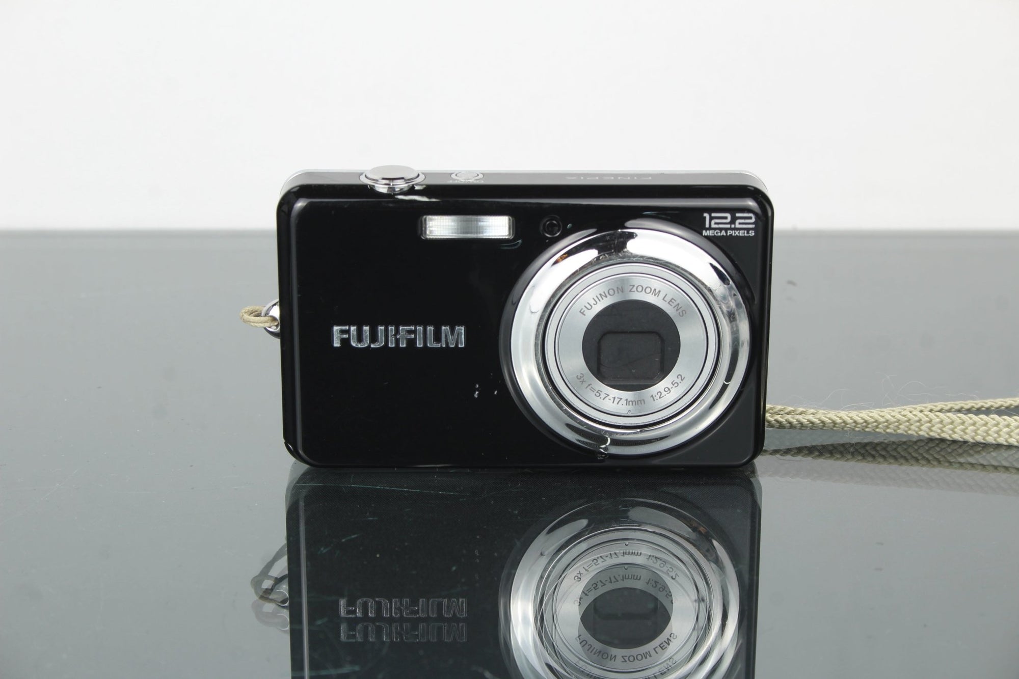 FujiFilm Finepix J30 - Dutch|Thrift