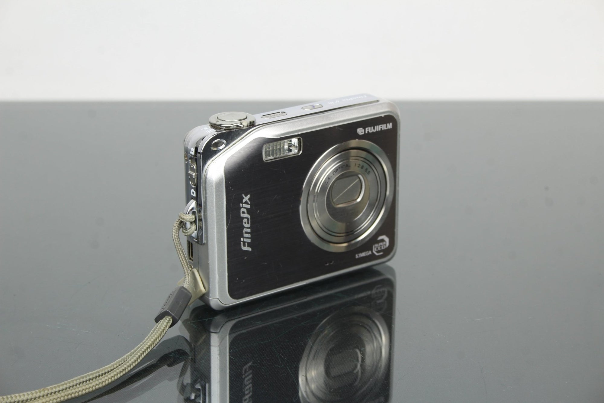 Fujifilm Finepix V10 - Dutch|Thrift