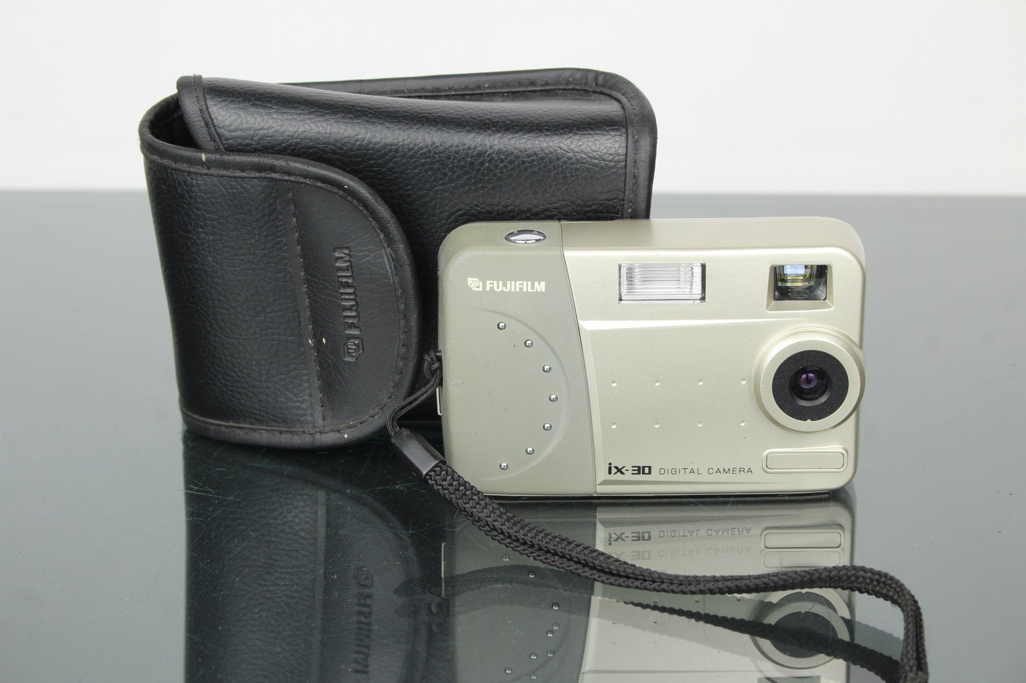 FujiFilm Ix - 30 - Dutch|Thrift