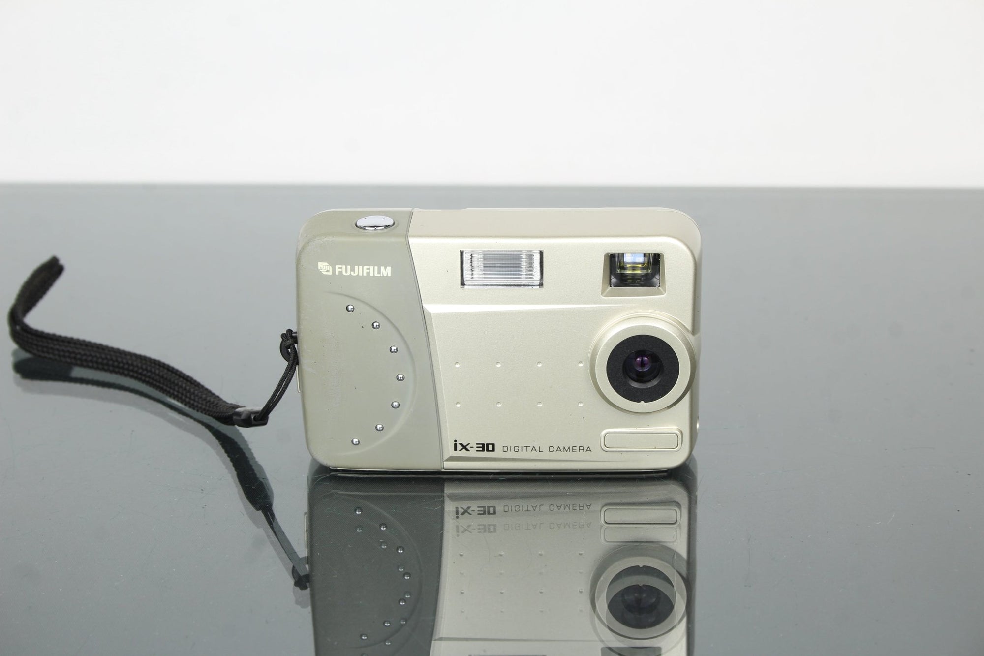 FujiFilm Ix - 30 - Dutch|Thrift