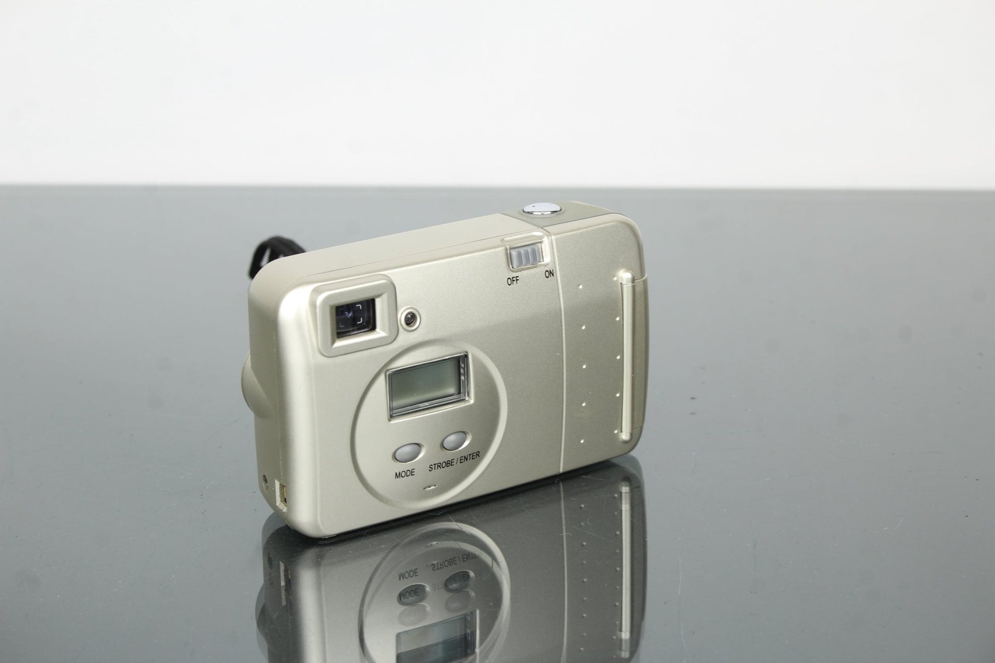 FujiFilm Ix - 30 - Dutch|Thrift