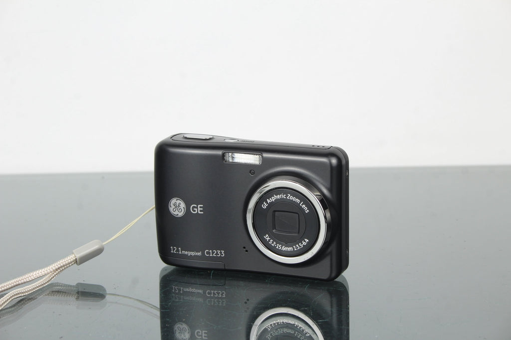 GE Digital Camera C1233 - Dutch|Thrift