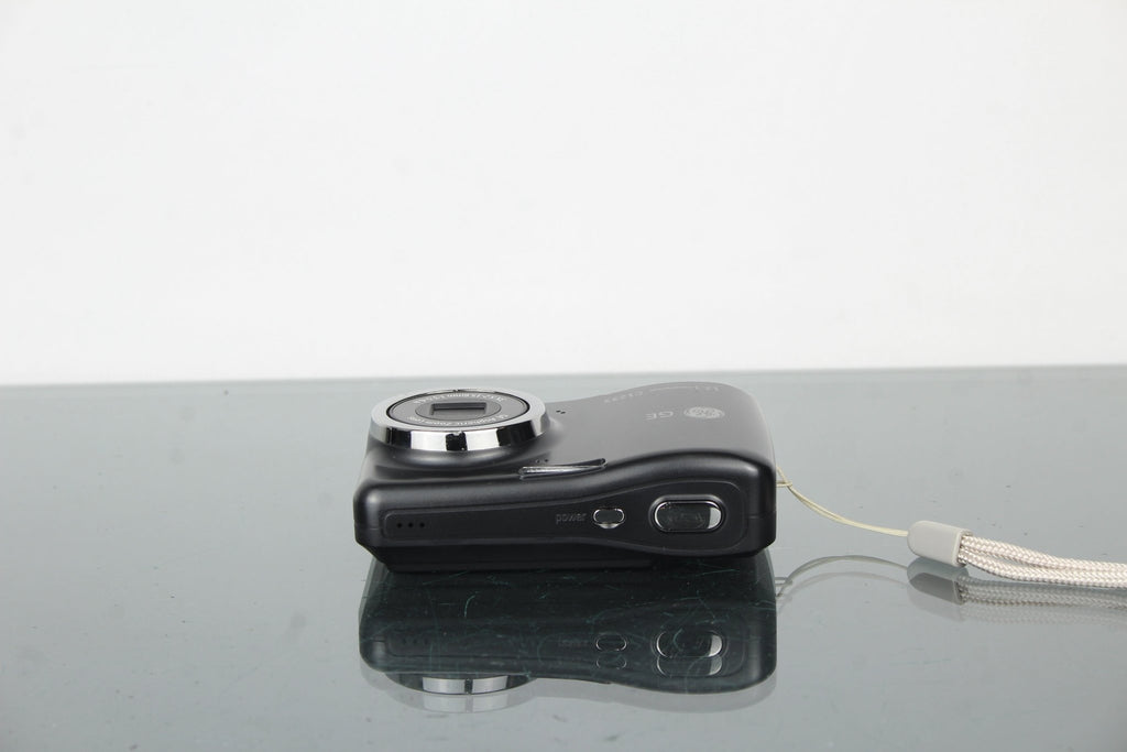 GE Digital Camera C1233 - Dutch|Thrift