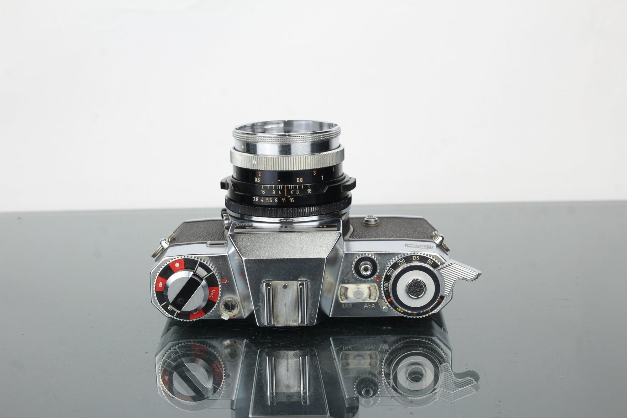 Icarex 35S BM + Tessar 50mm f/2.8 lens - Dutch|Thrift