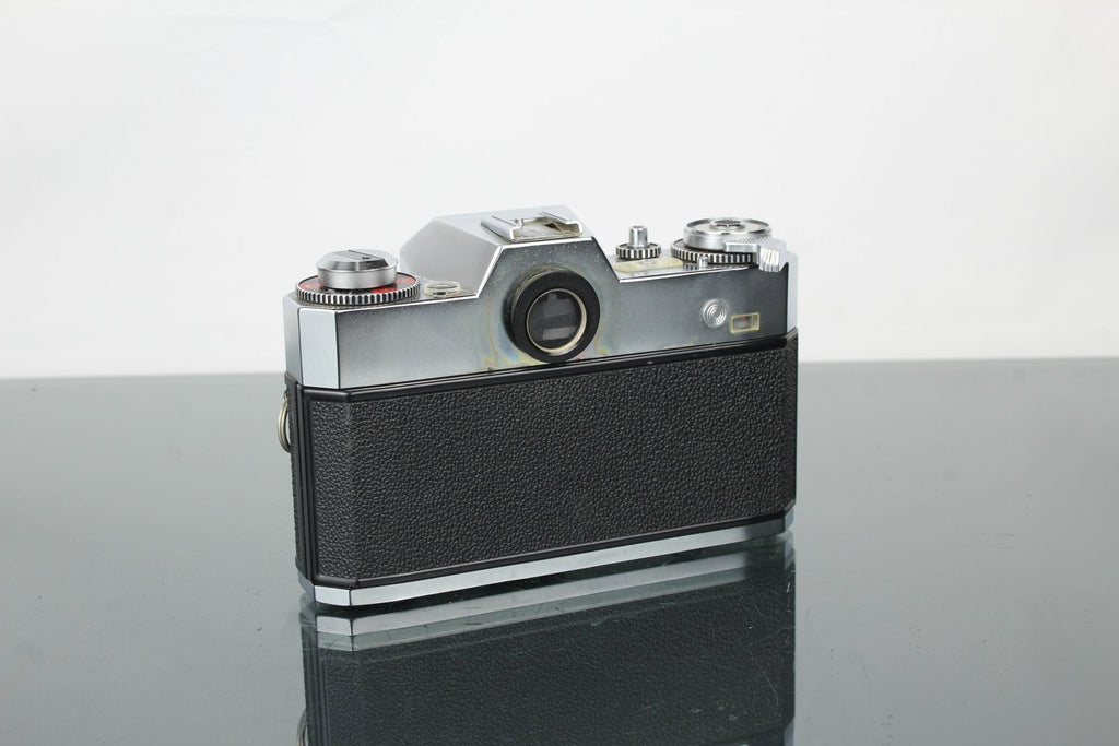 Icarex 35S BM + Tessar 50mm f/2.8 lens - Dutch|Thrift