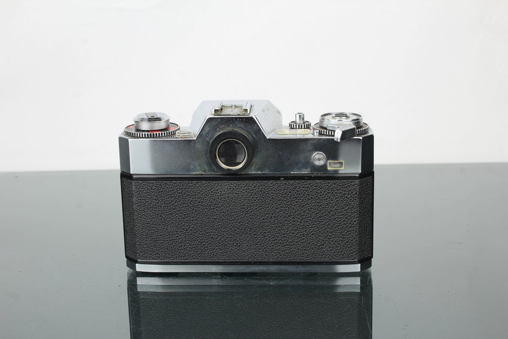 Icarex 35S BM + Tessar 50mm f/2.8 lens - Dutch|Thrift