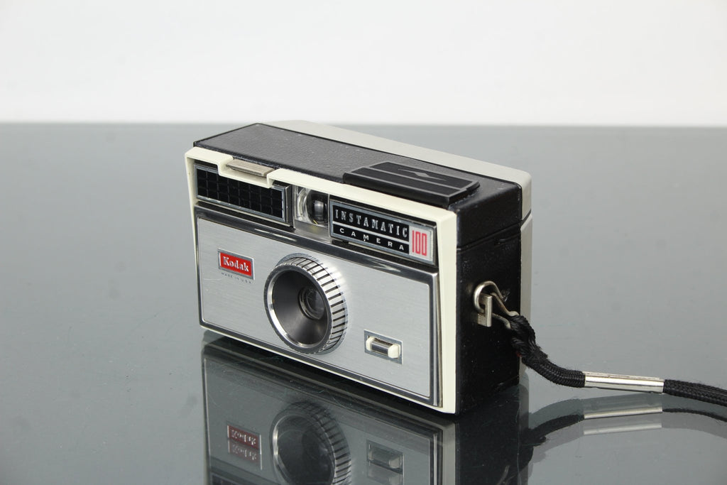 Kodak Instamatic 100 - Dutch|Thrift