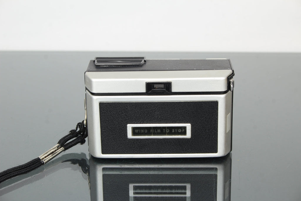 Kodak Instamatic 100 - Dutch|Thrift