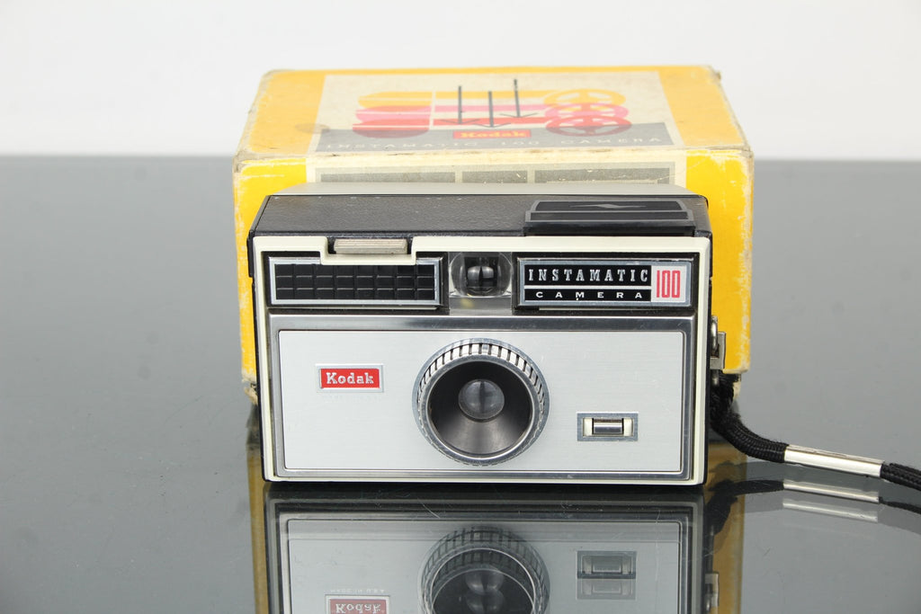 Kodak Instamatic 100 - Dutch|Thrift