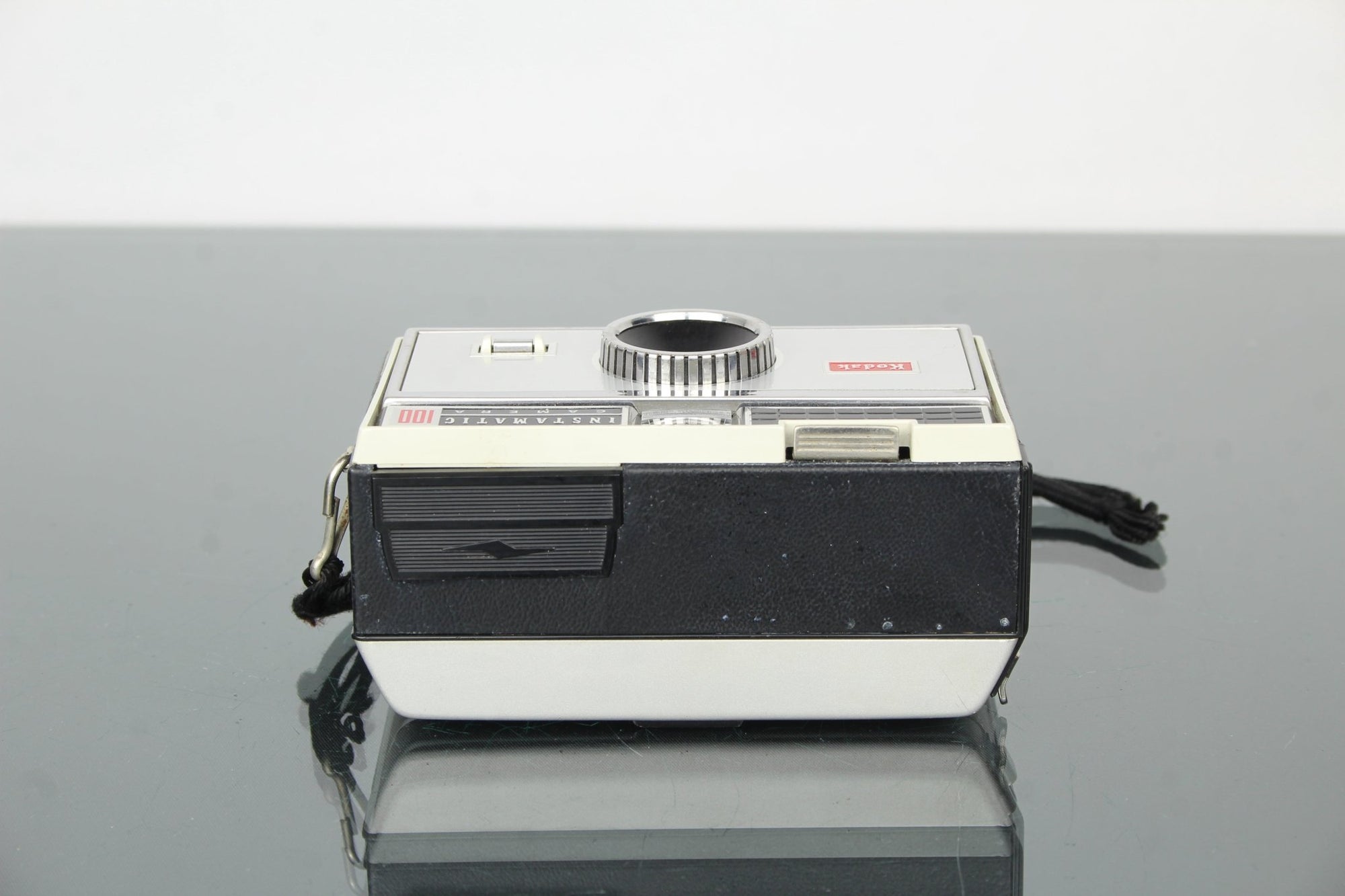 Kodak Instamatic 100 - Dutch|Thrift