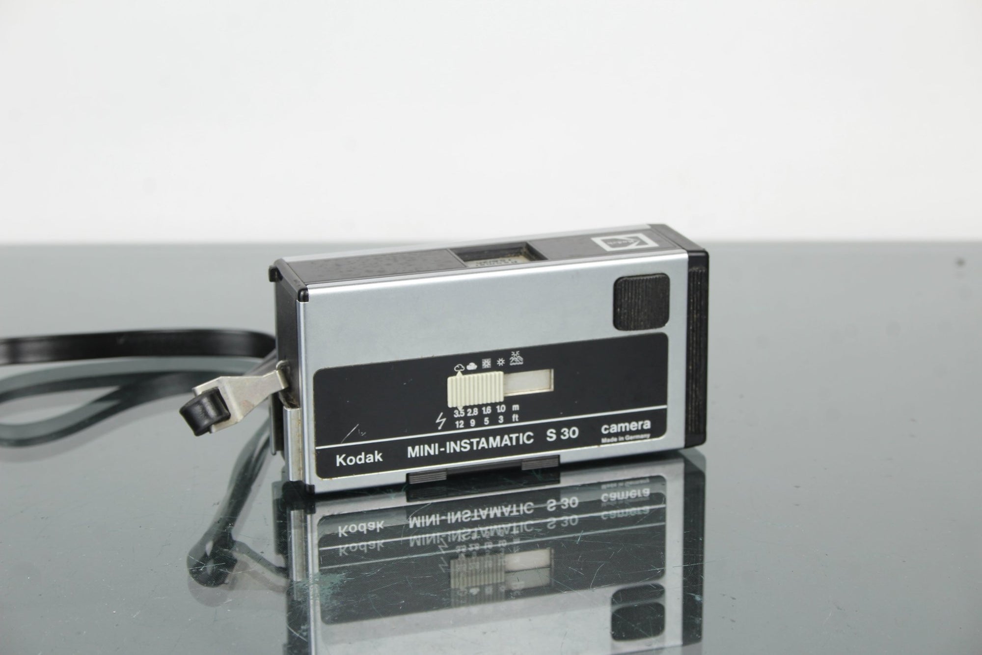 Kodak Mini Instamatic S30 - Dutch|Thrift