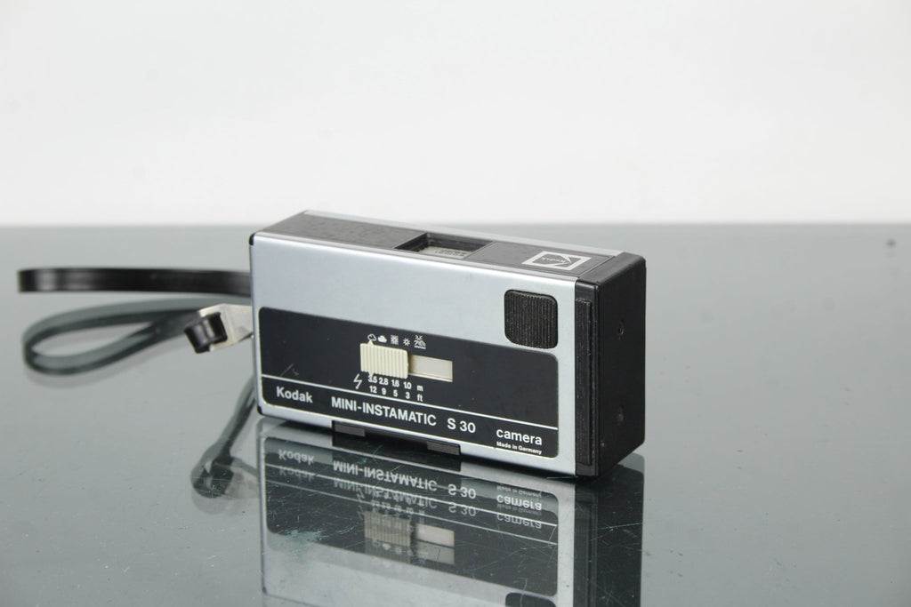 Kodak Mini Instamatic S30 - Dutch|Thrift