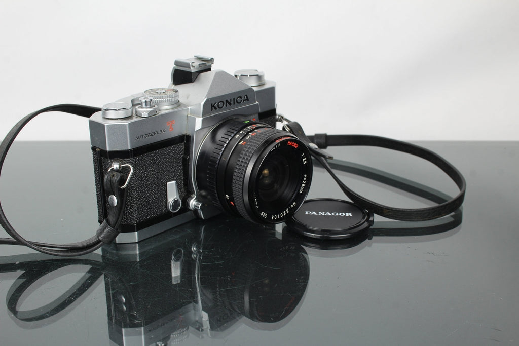 Konica AutoreFlex T + Panagor PMC 28mm f/2.8 lens - Dutch|Thrift
