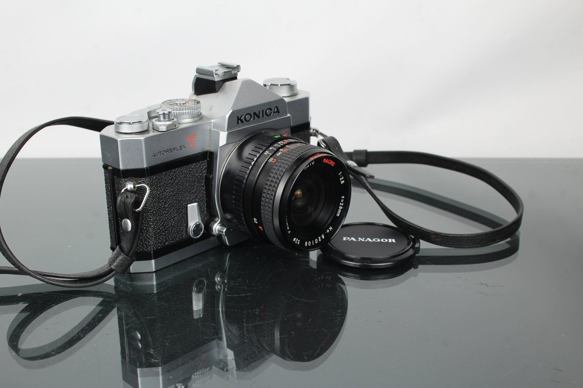 Konica AutoreFlex T + Panagor PMC 28mm f/2.8 lens - Dutch|Thrift